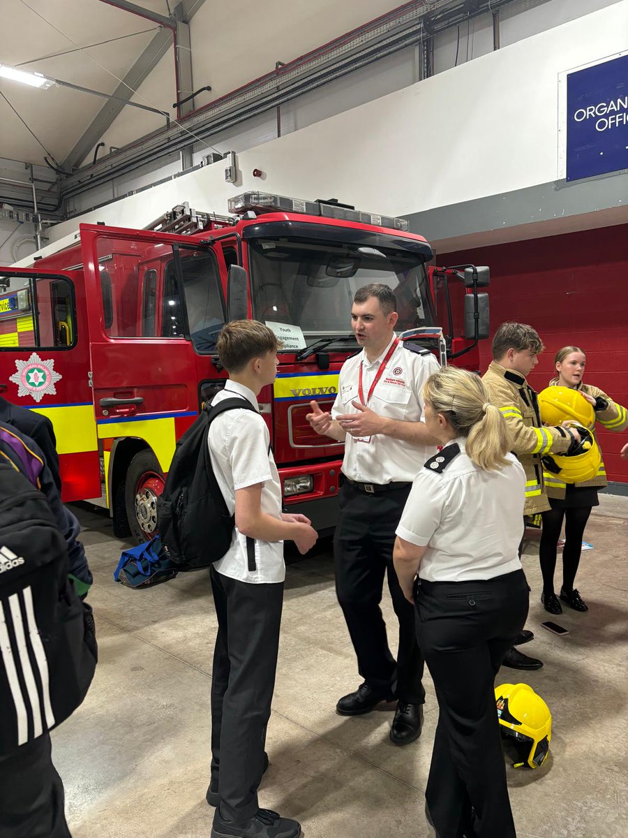 NIFRSOFFICIAL's tweet photo. End of two successful days at @schoolsummitNI
It was great to meet so many young individuals and discuss future careers in the Fire Service. 🚒😊
Thanks to everyone who visited our stand, we hope you consider NIFRS for your future careers! 🧑🚒
#SchoolSummit #FutureLeaders https://t.co/Gga83VU5FC
