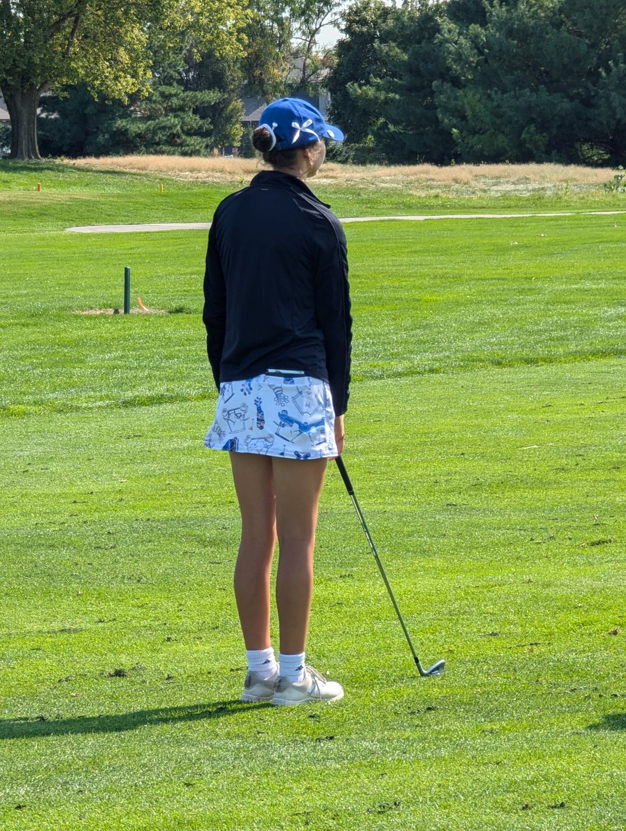 LincolnEastGirlsGolf tweet media