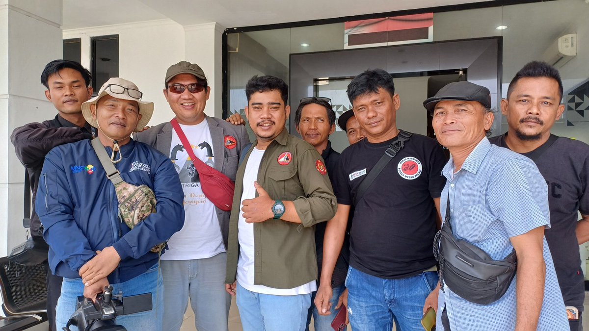 arr379's tweet photo. Eksis DI KPU Kab Bekasi https://t.co/EvzLnH0bX8