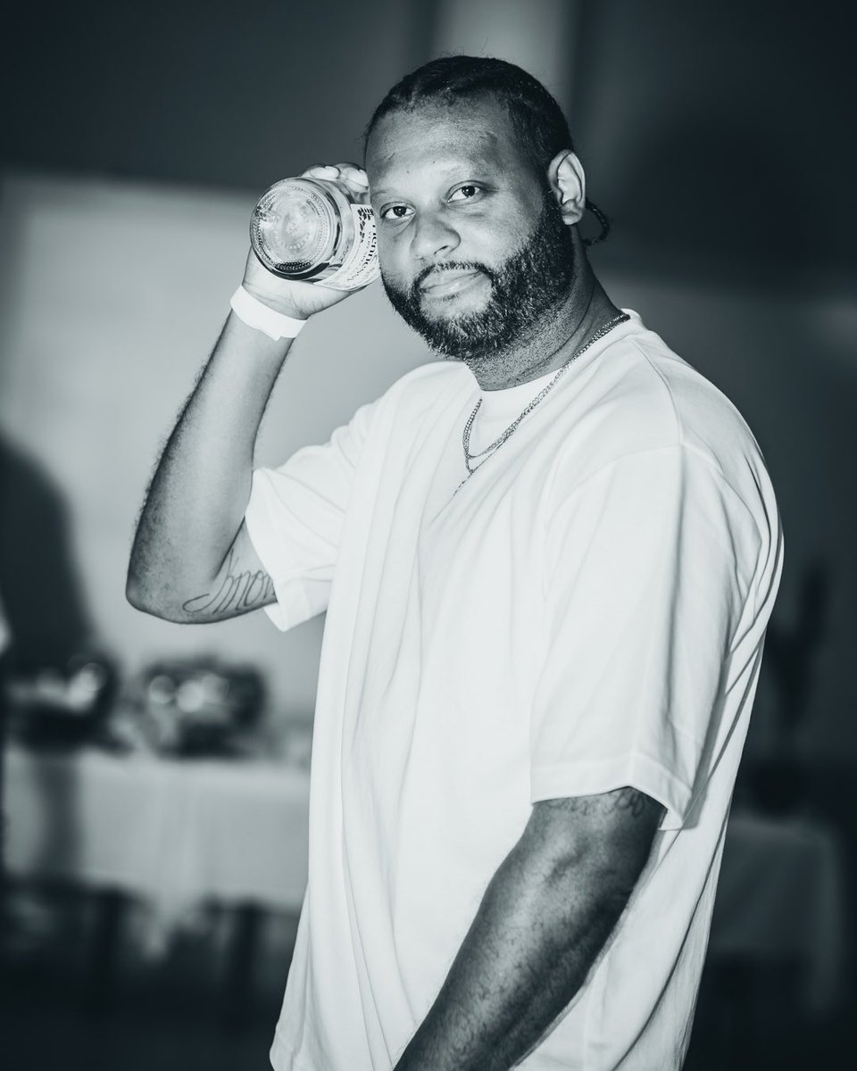 FmmProductions's tweet photo. “A time was had“
#chefken #chefkenexperience 
#allwhiteparty #production https://t.co/DhTcwzeVsW