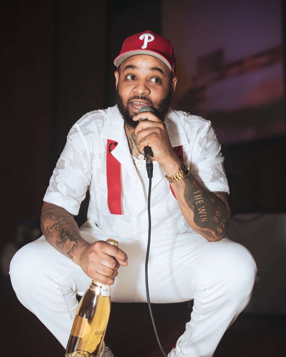 FmmProductions's tweet photo. “A time was had“
#chefken #chefkenexperience 
#allwhiteparty #production https://t.co/PRjLOV6Trd