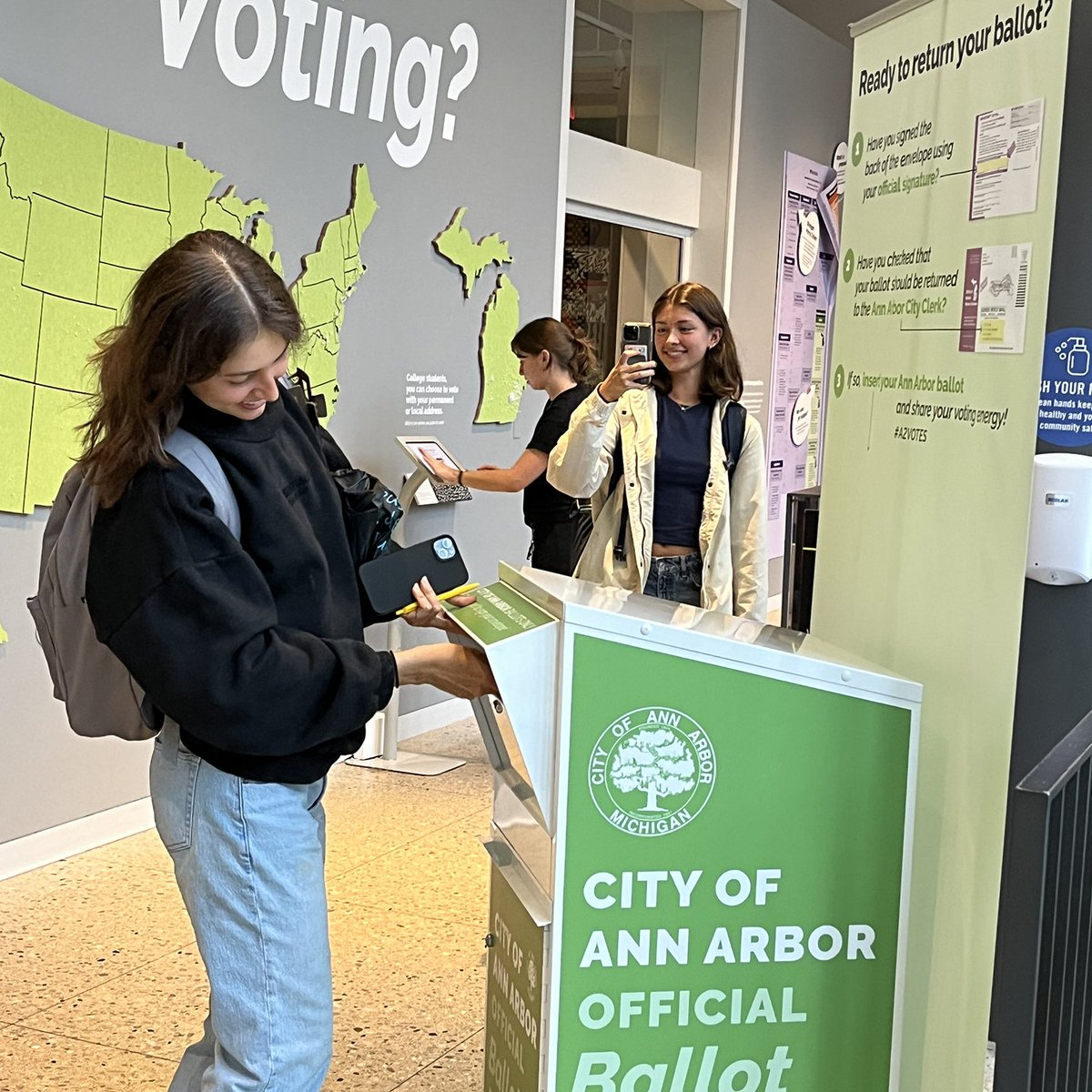 We're so thrilled to see students registering &amp; voting at the Voting Hub at UMMA we designed! 

This project is possible because of our close partnership with UMMA and the Ann Arbor City Clerk's office—this is our third election cycle working together! 🗳️❤️