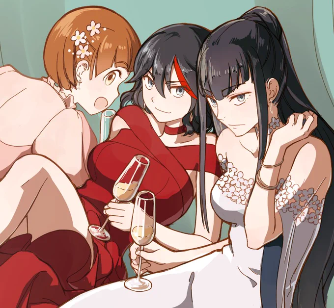 飲んでいるのはシャンメリーです 