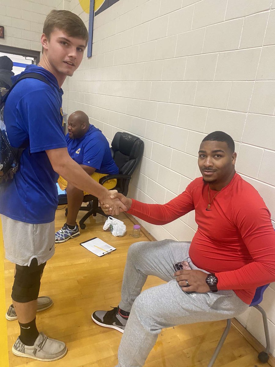 coachkkirk7's tweet photo. The proper handshake can leave a lasting impression. Love our dudes! #TheCougarWay https://t.co/5c7LULVttv