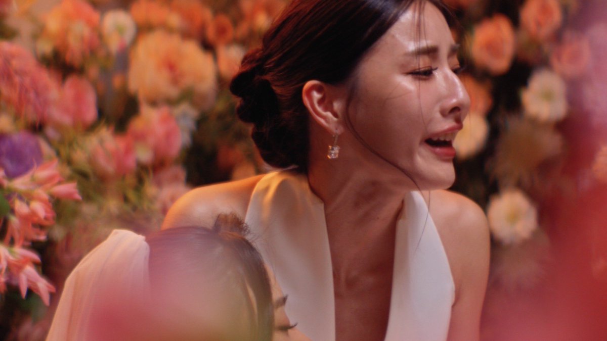 lulingdarling's tweet photo. It doesn’t matter how bad you day is, Kliao and Karan doomed destiny will always make you that they are having a worse one #RWM_Trailer #ล้านวงโคจร_Trailer https://t.co/Nmt8iDOJJU