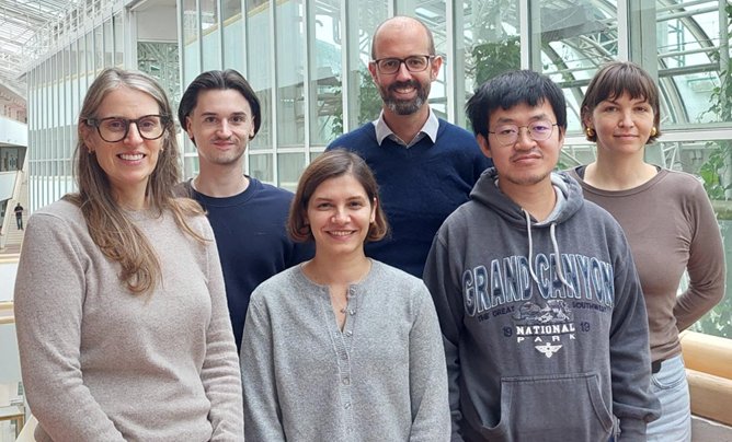 LukasThuermer's tweet photo. Welcome, new PIP team! Isobel Klier, Jeremias Braid, Nagihan Özman, Kaiyuan Chen and Emma Halfmann. Great to have you in Salzburg! https://t.co/XjFu3cXThu