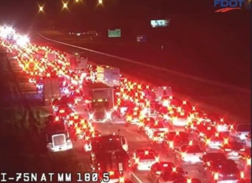 entxuncut's tweet image. People trying to Escape Hurricane Milton on I-75 at a stand still. 🚗🚙🚌🚐🚛🚚
taking 6hrs to move a 100 miles... They’re Running out of gas and there’s no gas stations available in the area. PRAY FOR FLORIDA!!! 
#entuncut #florida #Cat5 #HurricaneMilton #FDOT
