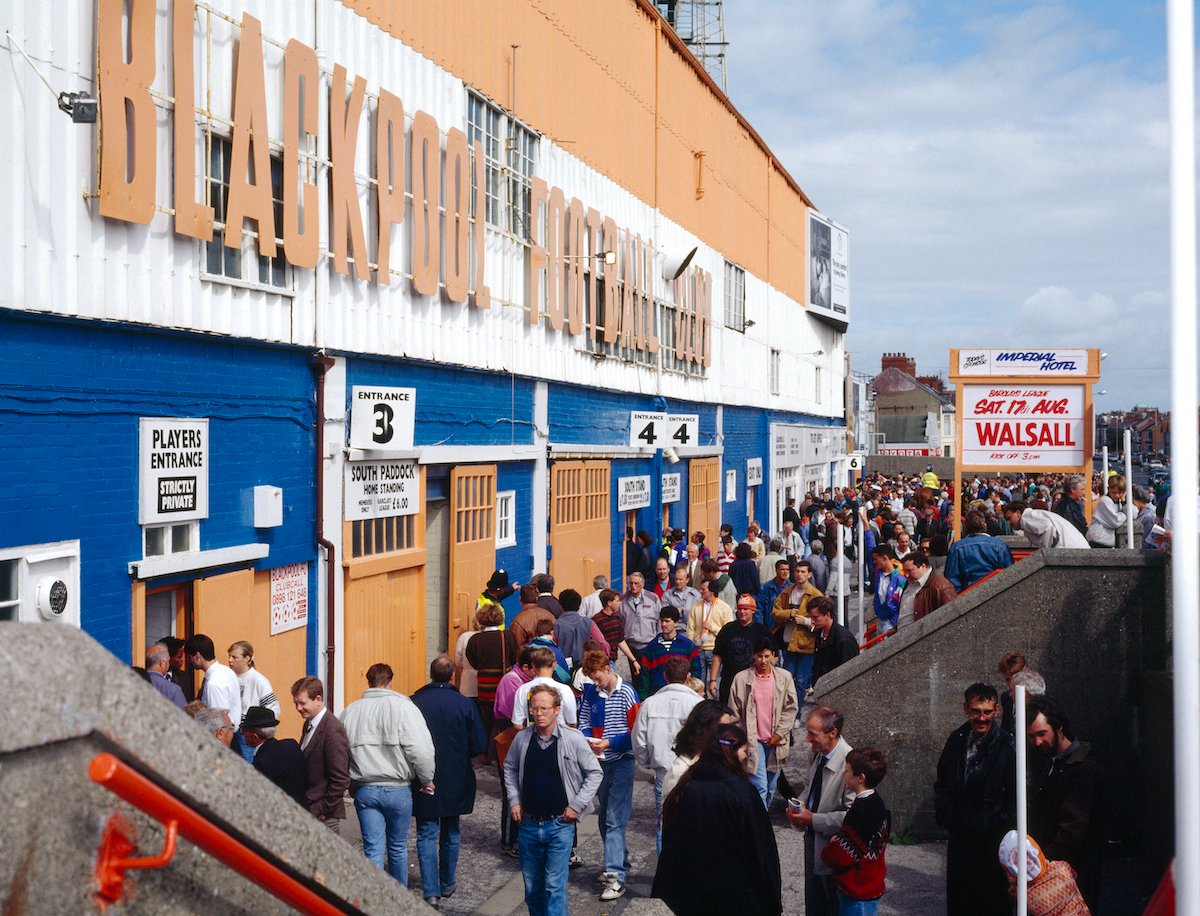 My Top Football Pics UK

#511 BLACKPOOL england "FRONT OF HOUSE" yr1991 

Photo©stuartroyclarke/homesoffootball