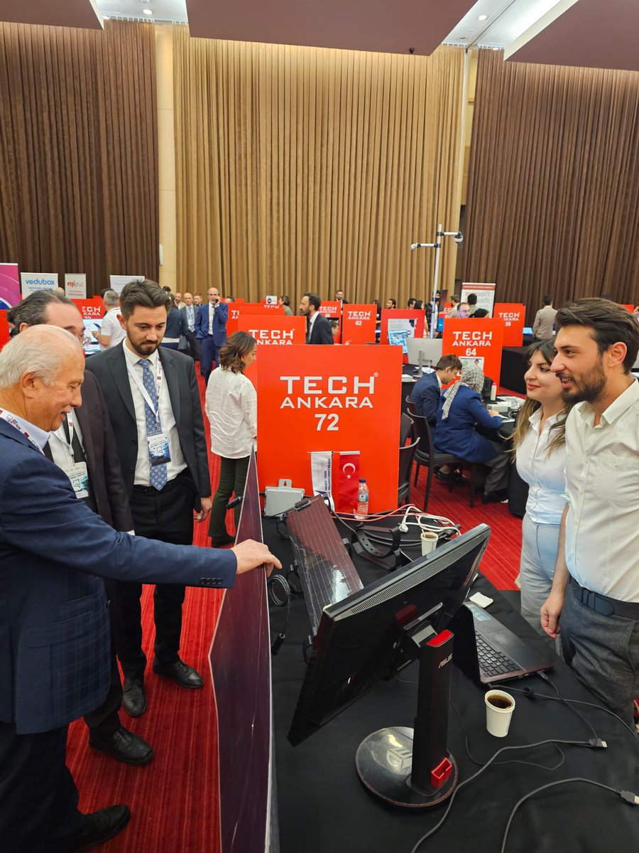 ivedikOSB's tweet photo. Ankara girişimcilik ekosisteminin yer aldığı Nar Kuluçka Merkezi 'den 10 girişimcimizin olduğu #TechAnkara proje pazarında ilk 100 projenin bulunduğu fuar alanını Başkanımız Sayın Hasan GÜLTEKİN ziyaret ederek, girişimcilerimizin projeleri hakkında bilgi aldı.
@TCSanayi @ankaraka @TeknoparkAnkara @narkulucka