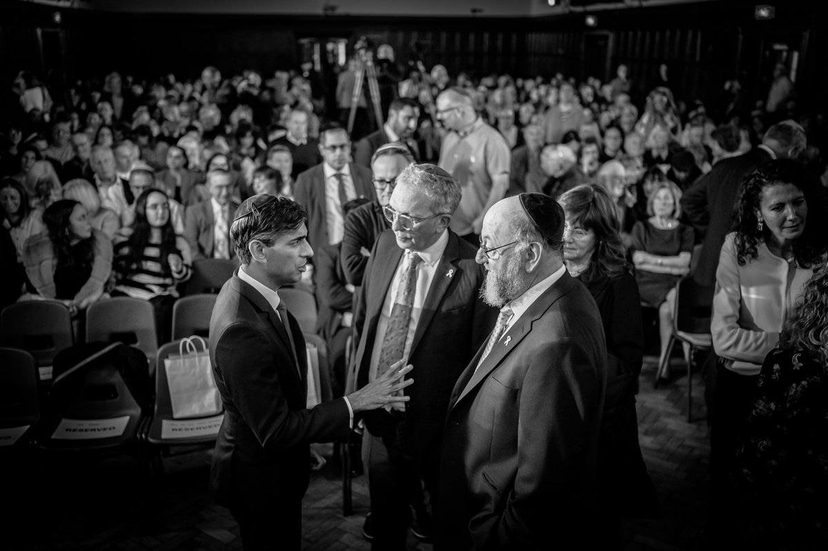 Rishi Sunak tweet media