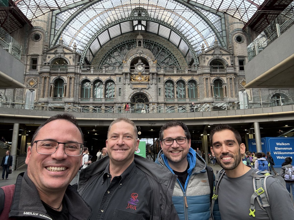 aalmiray's tweet image. Made it to Antwerp Centraal #devoxx