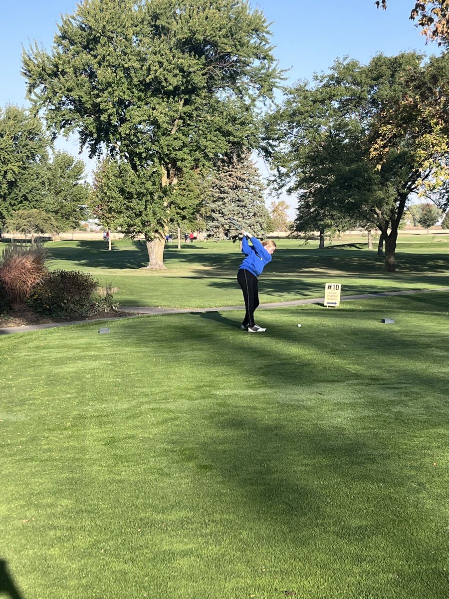 Elli kicks things off here at districts. #lakeviewvikes