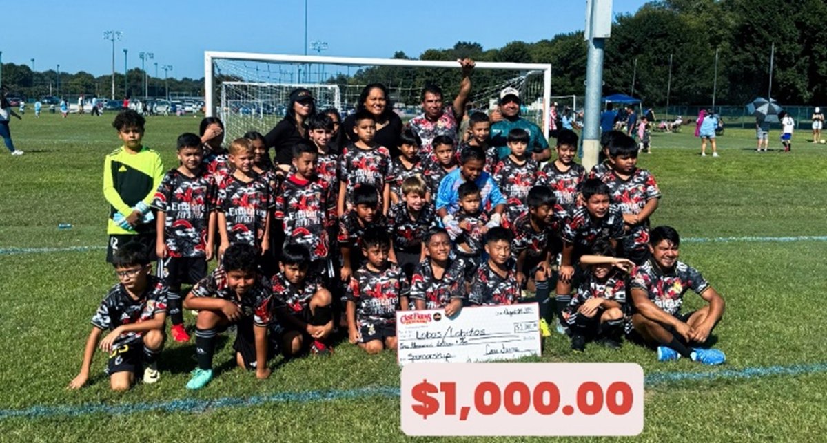 Case_Farms's tweet photo. The Morganton facility was thrilled to donate to Lobos FC to aid their incredible nonprofit organization that helps kids of all ages strengthen their soccer-specific talents. 📷 #CaseFarmsCares #LobosFC #YouthSports #CommunitySupport #EmpoweringYouth https://t.co/BAO89s0E1f