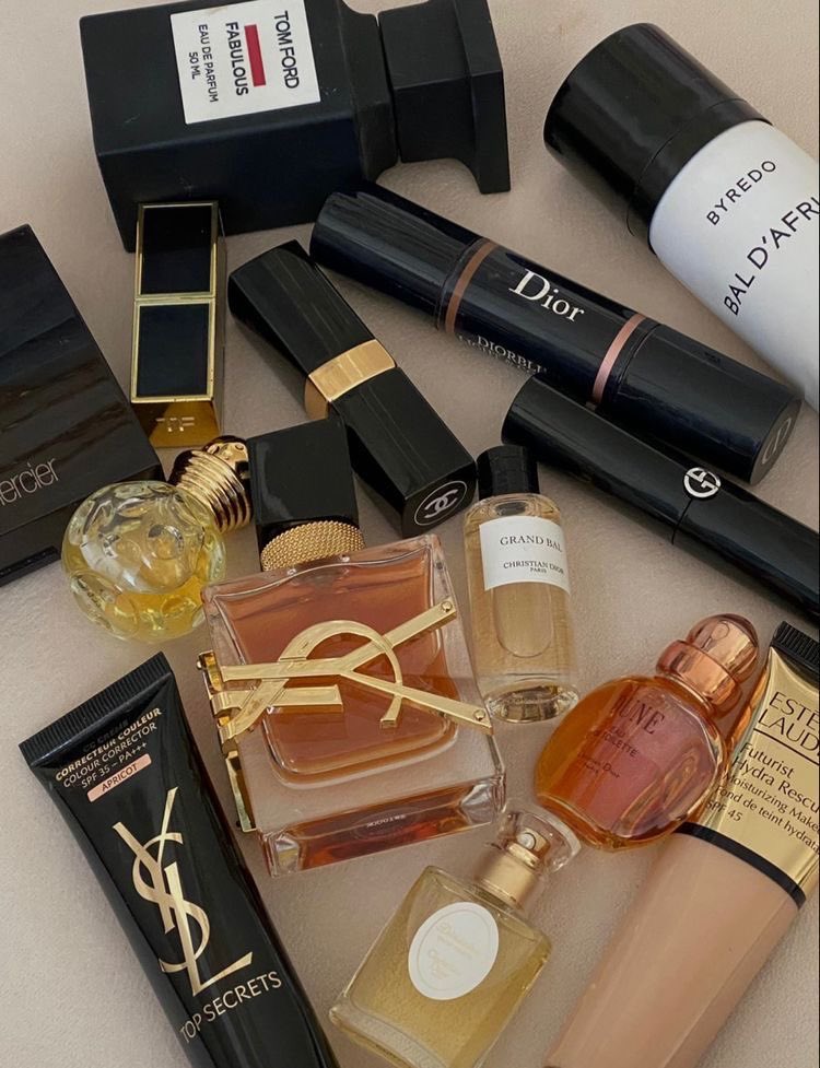 Diorgirlx's tweet photo. YSL beauty https://t.co/4juW7Ho0Me