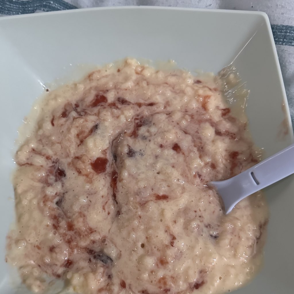 ViceBeckmann's tweet photo. Out of my favourite cereal. Real men make do. https://t.co/eJHr4rYnkr