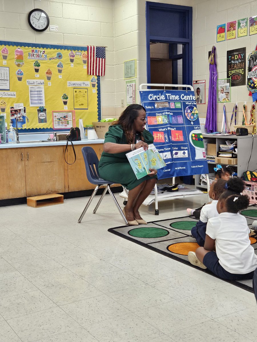 DCSDPLMatters's tweet photo. ππ Exciting day at Rainbow Elementary! Mrs. Smith is bringing stories to life for Ms. O's Pre-K class! β€οΈβ¨ Can't wait to see the joy and imagination spark in those little ones! #ReadingRocks #RainbowElementary #InspiringYoungMinds #PLMatters @DeKalbSchools