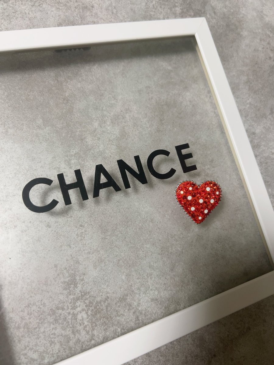 .
小さめなサイズ感の❤️のブローチも☑️

－－－－－－－－－－－－－－－
プロフィール欄から公式サイトに
アクセスできます❤︎

#chérie#シェリー#ハンドメイドアクセサリー#ブローチ#大人女子#ママコーデ
cherie917.shop