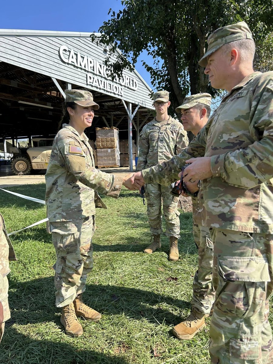 AtlantaCorps's tweet photo. Brig. Gen. Daniel Hibner thanks the team assigned to Task Force Castle, which includes Soldiers from the
@82ndABNDiv, @101stAASLTDIV and the 160th Special Operations Regiment. They are distributing food, water and assisting with route clearance in Western NC. #helene24 #usace https://t.co/fu731FvpHQ