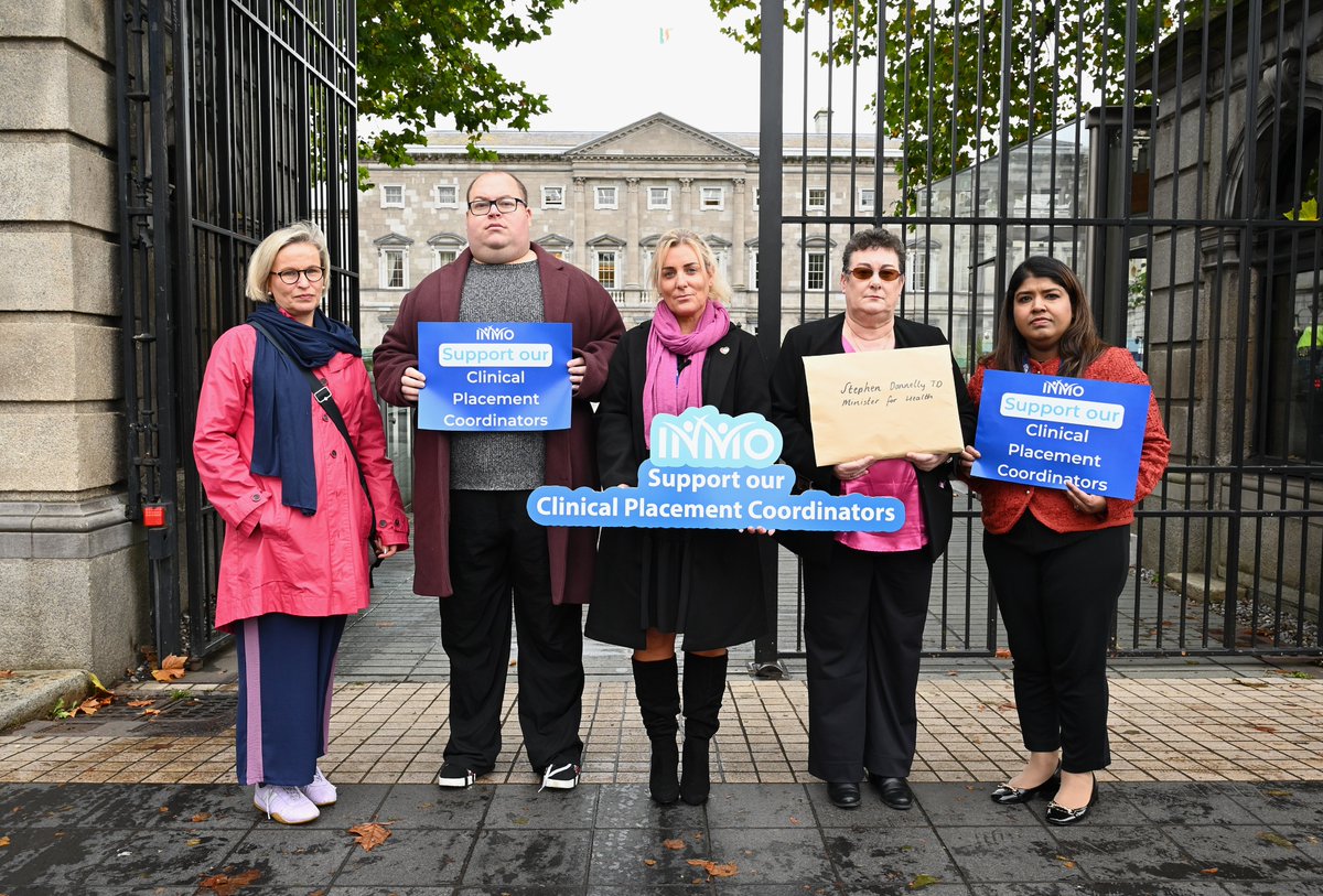 INMO_IRL's tweet photo. Today we delivered our Support our Clinical Placement Coordinators petition to the Minister for Health. 

Thanks to the thousands of nurses, midwives, students and our colleagues in  @PNA_IRL for showing their solidarity with their CPC colleagues. https://t.co/dv1TCr0B1L