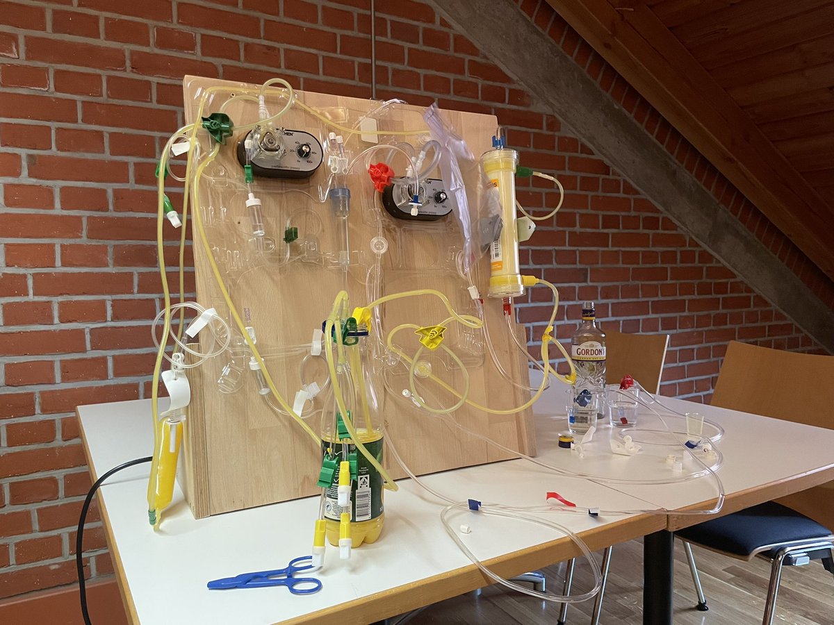 Our hands-on dialysis machine to mix drinks, combining the orange juice circuit with gin dialysate - integral part of our 4 day course on all aspects of „nephrology intensive care“ #nephrology #icu