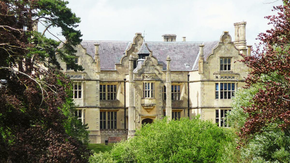 Heywood House tweet media