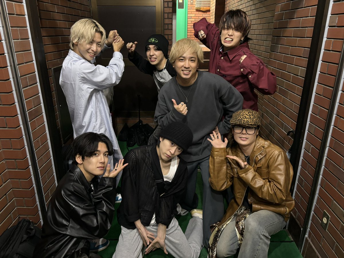 本日は スカイブルー にお越しいただきありがとうございました❗️

次のライブは 10/25(金) トーキョーフラッシュ です！

場所：K-Stage O!
時間：OPEN 17:00 / START 17:30

お待ちしております🔥

#Ready?

※YUUTOは終電のため撮影時不在