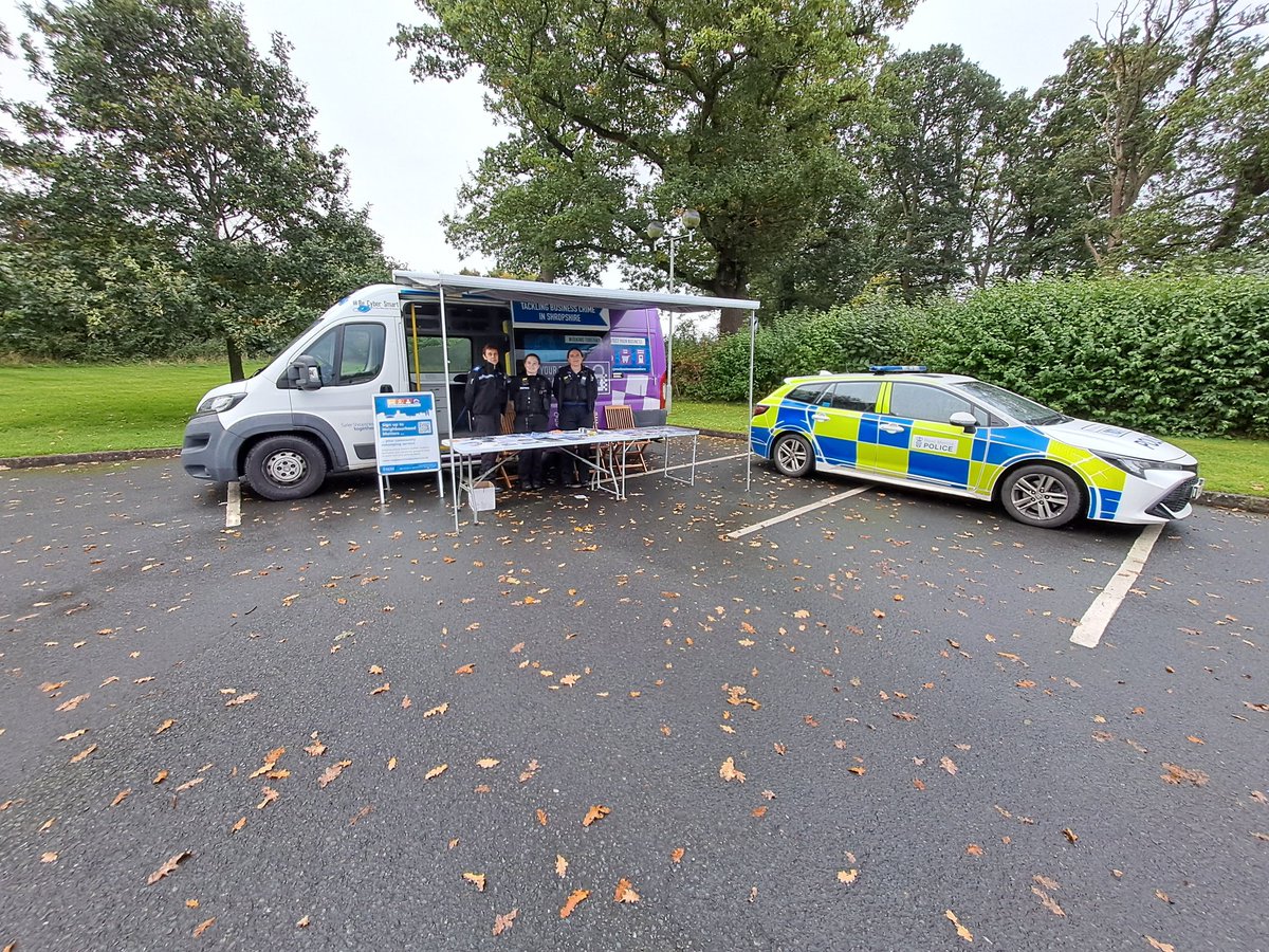 Ludlow SNT are at Ludlow Food Centre until 1pm.  If you have anything you'd like to discuss with us, please come and say hi ☺️🚓 #policingpromise #localpolicing