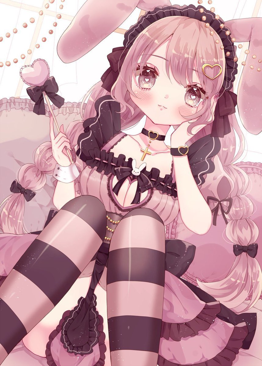 「ピンクとメイド服 」|伊咲ゆき🧸静コミD17.18のイラスト