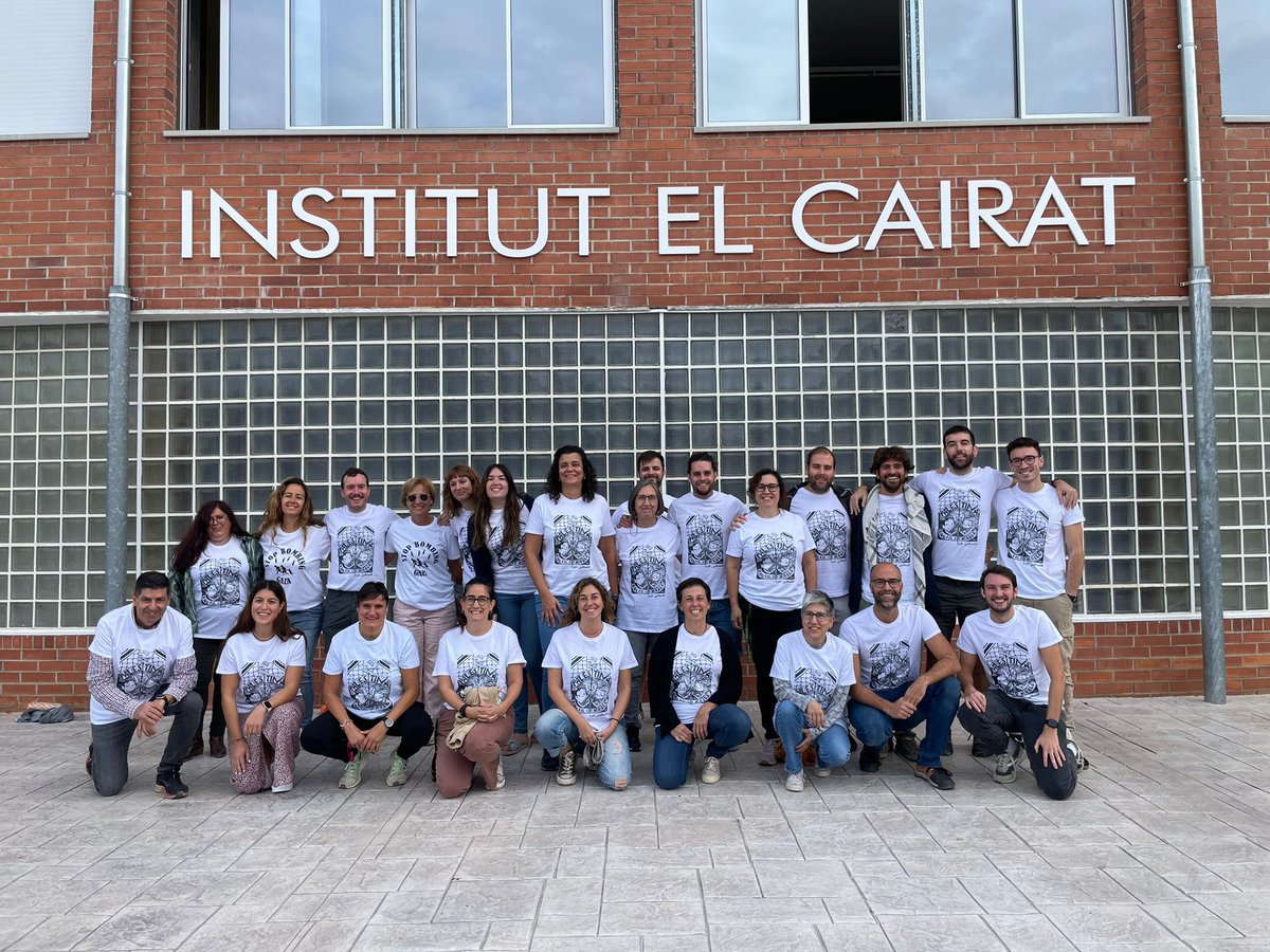 🇵🇸 Engeguem campanya unitària de samarretes solidàries amb Palestina als centres educatius!  Disseny d'en <a href="/joan_turu/">Joan Turu</a> 7,5€ (5€ van a “GAZA SOLIDARITAT”). 

🔴 10 samarretes o +: forms.gle/ZgCbQHEFGGxHEy…  
⚫  - de 10: contacta una delegada dels sindicats.
🟢 #DimartsAmbPalestina