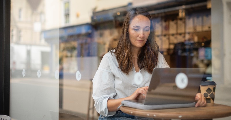 OxfordGiving's tweet photo. 💬 'I hope to show how the work-life balance of employees is actually a positive thing for bosses.'

Calligo Scholar Lily Rodel is exploring the impact of remote and flexible working on women. Read about her research at @oiioxford this #NationalWorkLifeWeek ⬇️