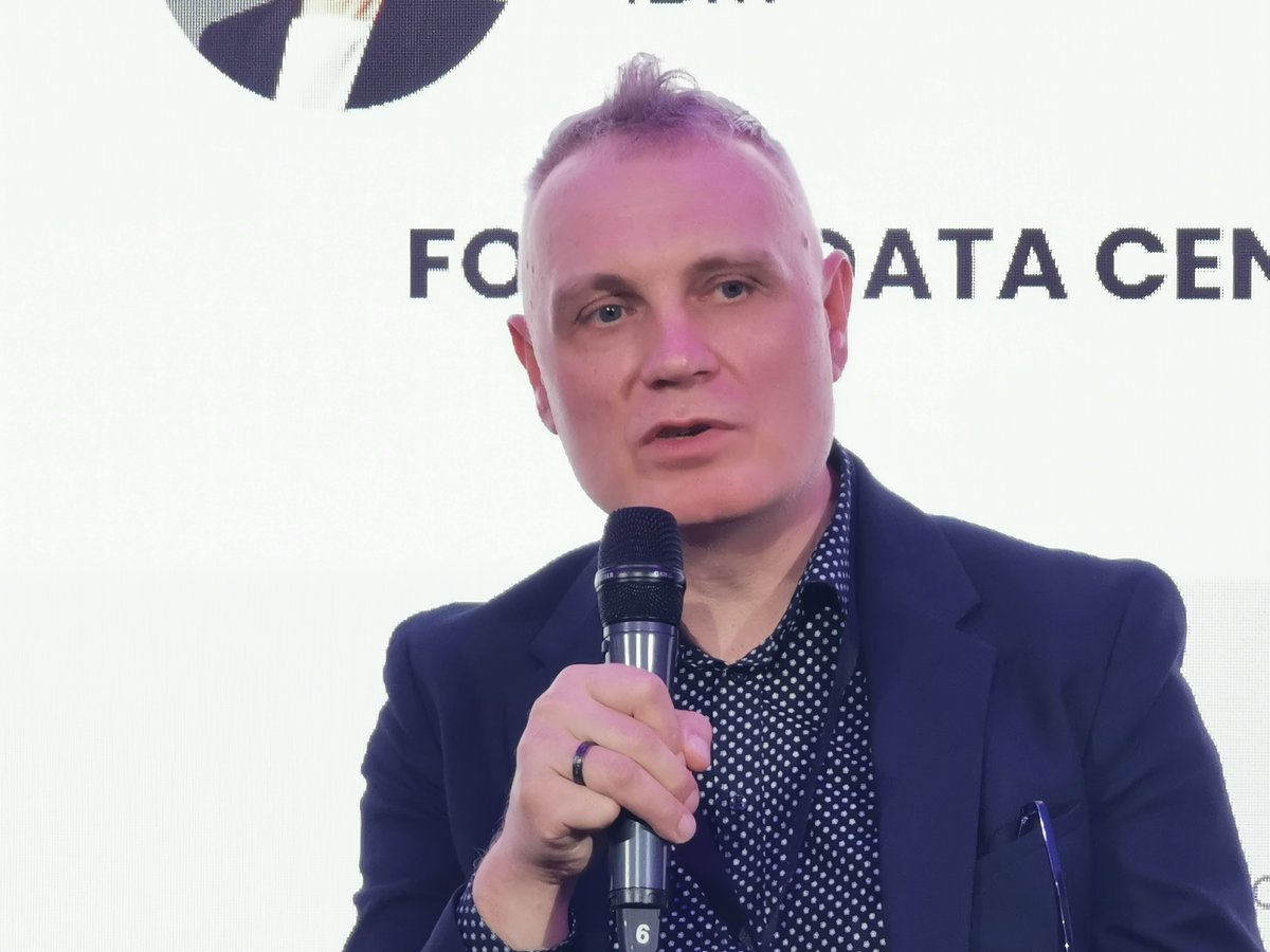 💬 Dyrektor Paweł Oracz z #NCBR na #ForumDataCenter: "Program #FENG wspiera rozwój technologiczny w różnych branżach, w tym Green Data Center. Chętnie widzielibyśmy większe zaangażowanie przedsiębiorców z tego sektora".

<a href="/Law4Growth/">#Law4Growth Forum Prawo dla Rozwoju</a> <a href="/IBM/">IBM</a> <a href="/bartlomiejpejo/">Bartłomiej Pejo</a>