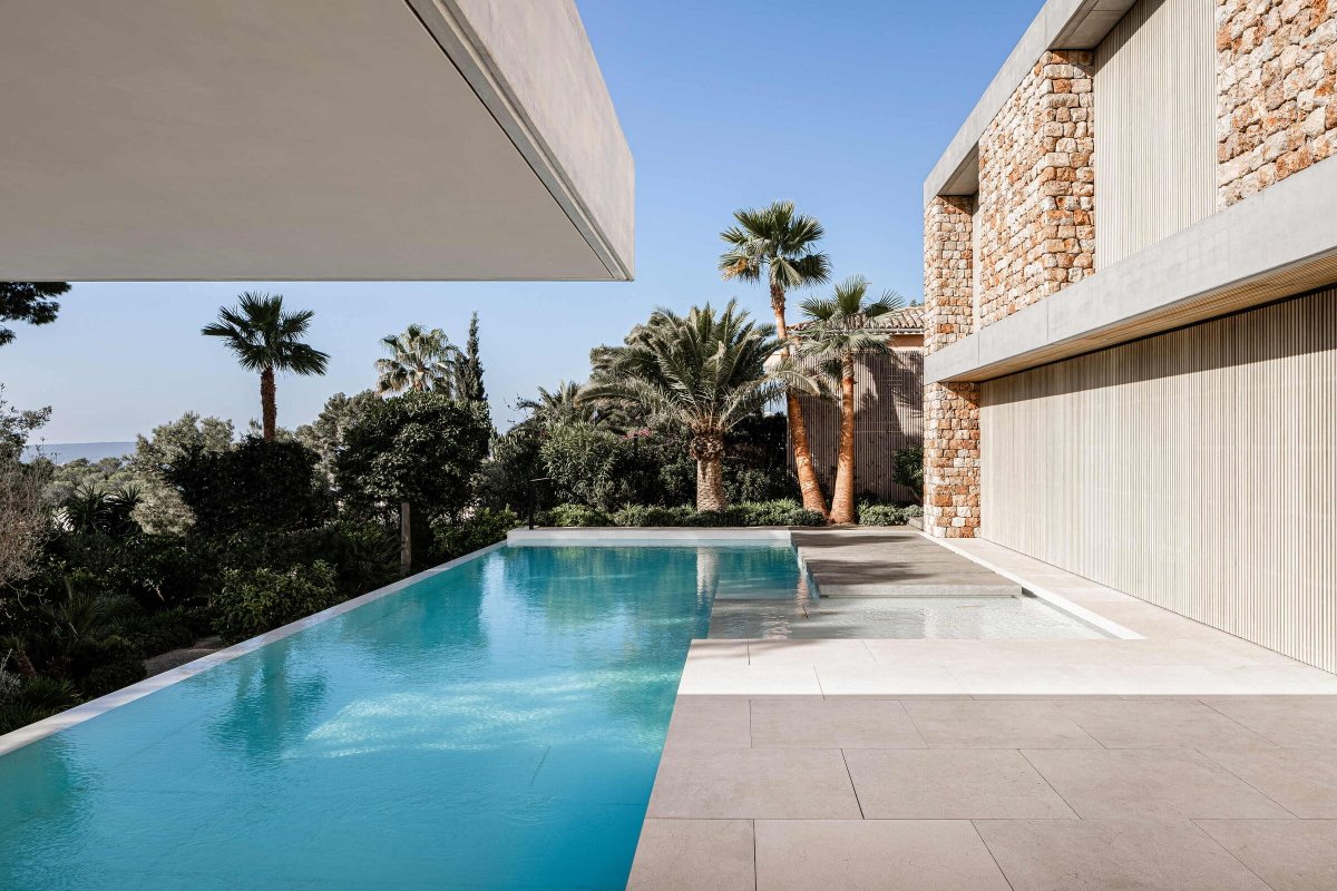 internationaliq's tweet image. Bringing nature to life with the timeless elegance of Avino timber cladding at this Spanish villa 🌿✨ 

#timbercladding #iqinternational  #luxuryvilla #luxuryliving #luxuryproperty #avino #avinocladding #internationalproject  #iqinternationla #iqglass