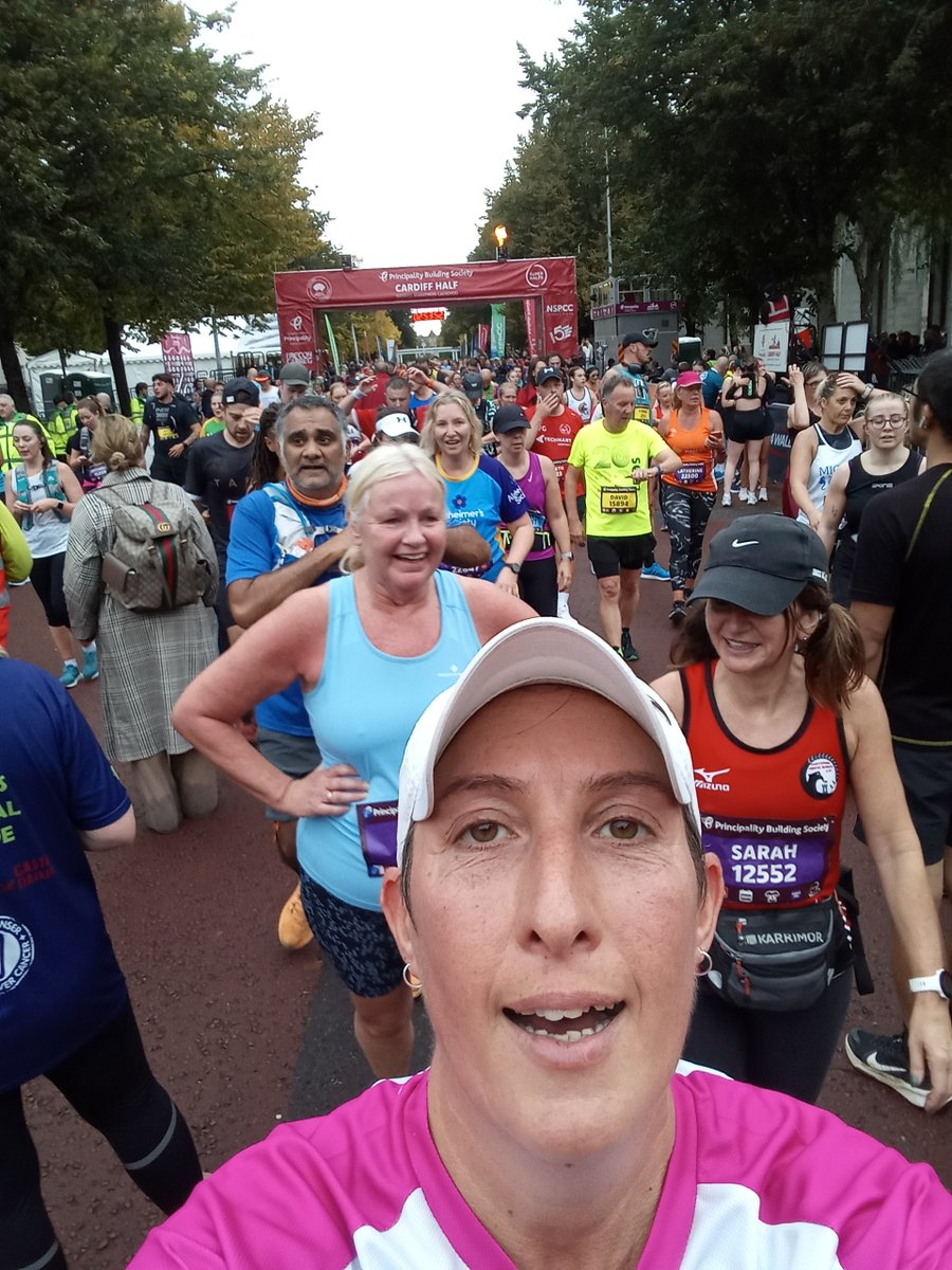 Another lovely supporter, Kath Fraser, ran the <a href="/CardiffHalf/">Cardiff Half 🏴󠁧󠁢󠁷󠁬󠁳󠁿</a>  and has raised over £650 for <a href="/theBreastCentre/">Breast Centre Appeal</a> 🥰
Kath thoroughly enjoyed her day &amp; managed to knock 26mins off her first half marathon, finishing in 2:22, 
You can still support Kath here: justgiving.com/page/kath-fras…