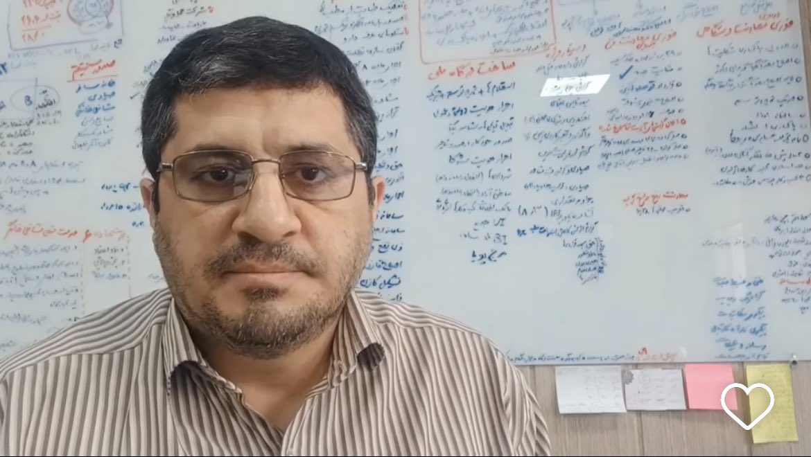 kiadavood's tweet photo. #امیرسیاح فارغ از گرایش سیاسیش با همه وجودش برای حذف رانت مجوز کار میکرد تا مردم بیچاره و رعیت هم مثل فرزندان مقامات و خودیها بتونن مجوز کسب و کار بگیرن
در این راه دشمن هم زیاد برای خودش ساخت
برکنار شد https://t.co/8KybPBEXtU