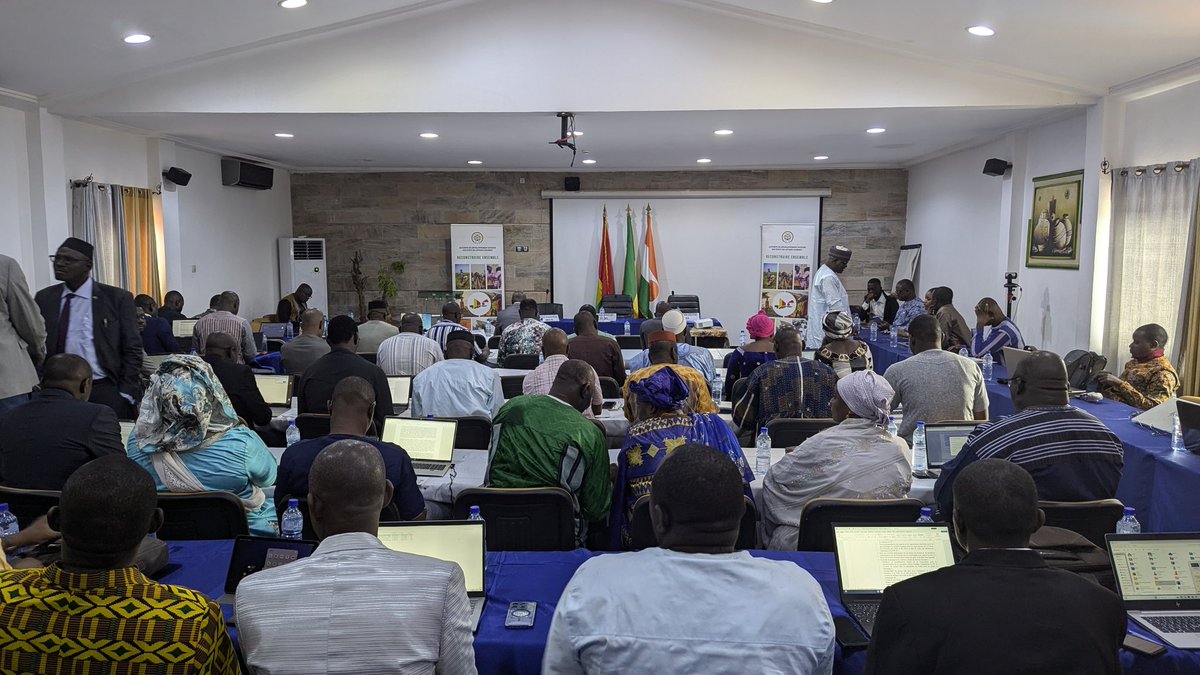 En cours 📢 Cérémonie d'ouverture📢
ATELIER DE CADRAGE DE LA MISSION D’ÉLABORATION DU PLAN D’ACTIONS OPERATIONNEL DE LA STRATÉGIE RÉGIONALE DE 
STABILISATION, DE RÉSILIENCE ET DE RELÈVEMENT 
DU LIPTAKO- GOURMA à Bobo Dioulasso.
