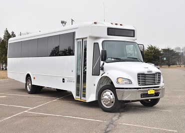 PhillyLimoRent's tweet photo. From airport transfers to corporate events, our Philadelphia shuttle bus rentals are perfect for any occasion! Get your group to their destination in comfort and style. Book today! https://t.co/9nJ5xlMQfL
  #PhillyShuttleService #GroupTransport #ShuttleRental https://t.co/Chn2rSzLNw
