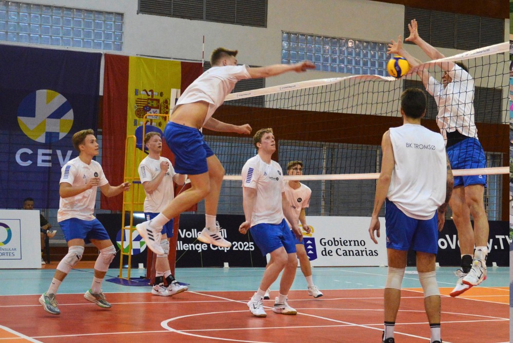 #BKTromsø er klare for tøffe Europacupkamper mot spanske #CVSanRoqueLasPalmas! Med et mannskap bestående av blant annet studenter fra <a href="/UiTNorgesarktis/">UiT Norges arktiske universitet</a> møter de et helprofesjonelt lag. Heia <a href="/BKTromsoe/">Ballklubb Tromsø (BKT)</a>!💪🏐 Les mer her: canariavisen.no/bk-tromso-klar… #Europacup #HeiaUiT #volleyball