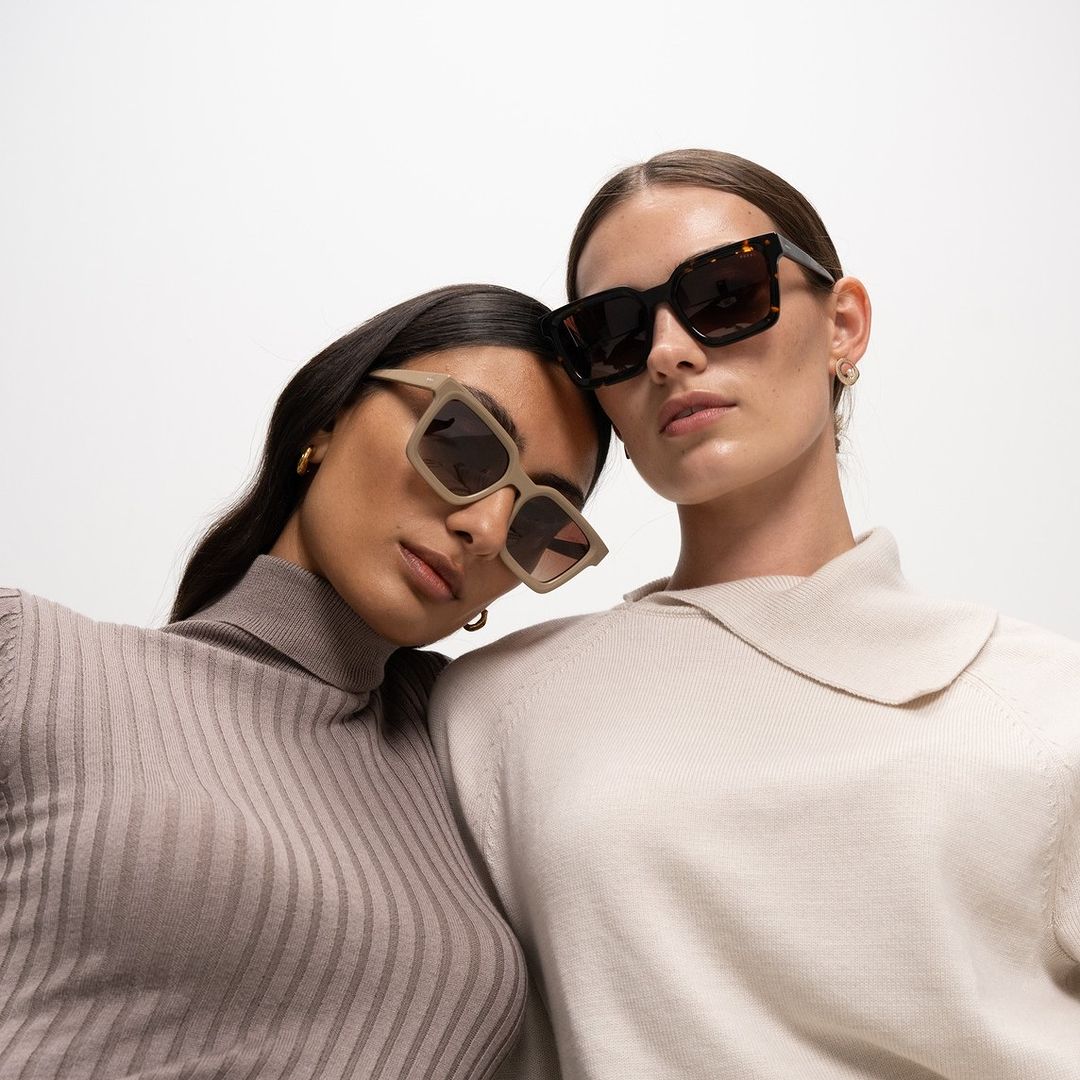 waterfallcorner's tweet image. Made you look. 😉

Grab your bestie, visit @ExecuspecsSA and set your sights on the future. Make sure it’s with your favourite shades…things are looking bright. 😎☀️

#WaterfallCorner #Execuspecs #Sunglasses #Fashion #Accessories #Vision