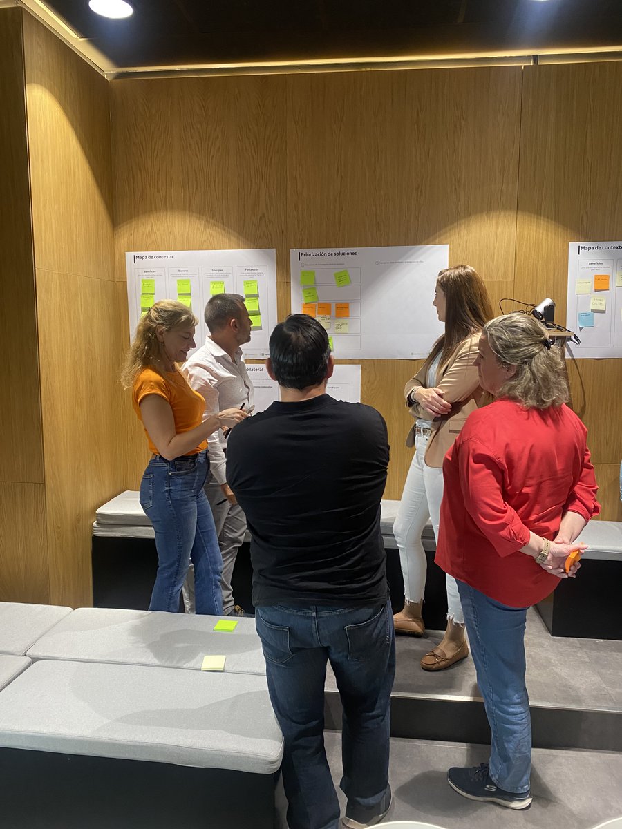 ¡Qué buena experiencia! La semana pasada tuvimos un gran #workshop sobre #intraemprendimiento. Se expusieron grandes #retos de varias áreas de <a href="/Correos/">Correos</a>, que resolvimos en equipos de #trabajo #colaborativo. 
¡Pronto informaremos sobre nuestro próximo evento sobre #smart #cities!