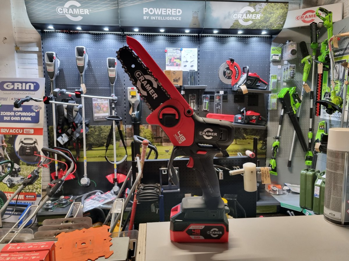 Groenesteintsnl's tweet photo. De Cramer 48MCS is een 48V accu mini kettingzaag / handsnoeizaag op accu ontworpen voor gebruik in de tuin.
Cramer 48 Volt - Elektrisch tuingereedschap - Groenestein Techno-service (https://t.co/WzGTEbxTIN)
#Cramer #Cramertools #Nederhorstdenberg #Kettingzaag https://t.co/XEx0yyKZVj