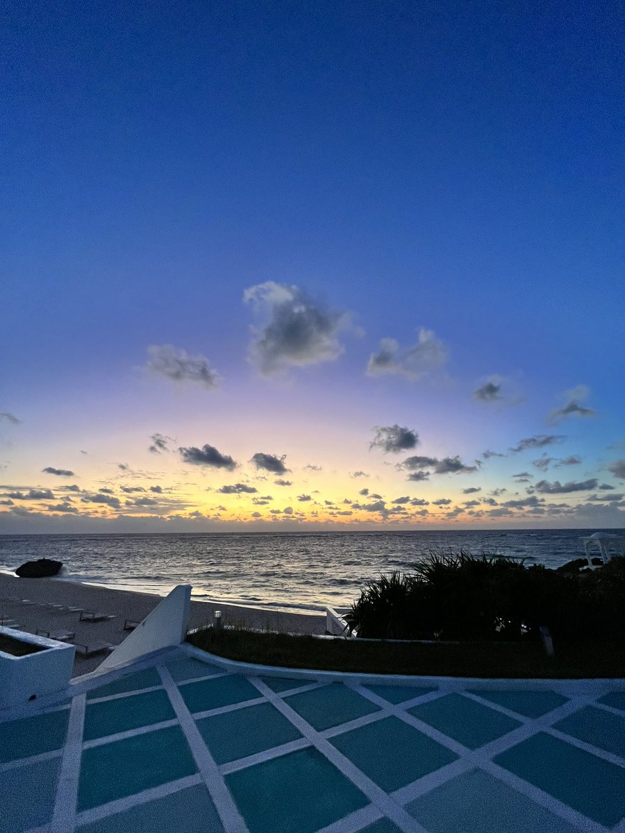 なで肩 tweet media