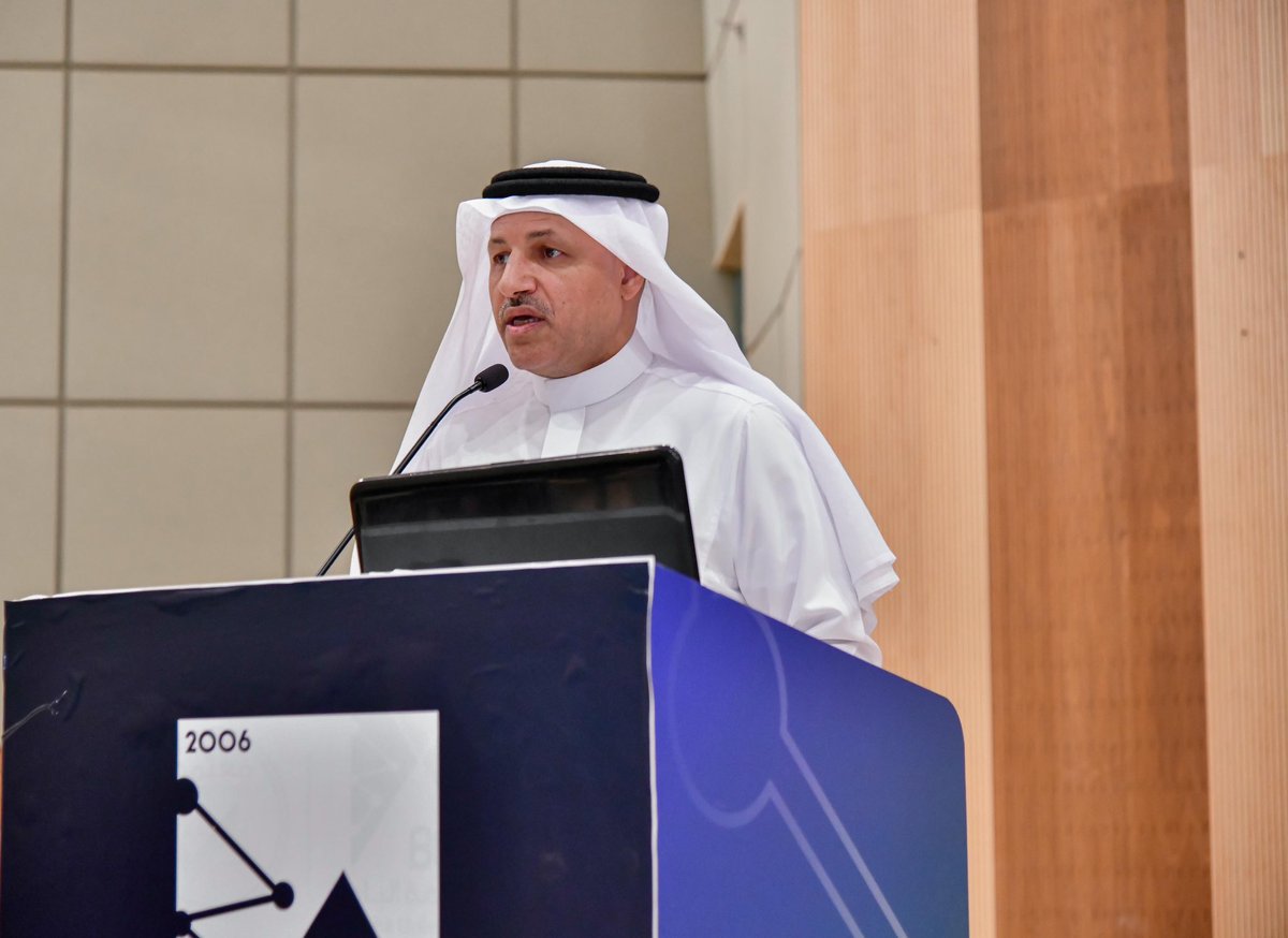 #تغطية | 
حفل #يوم_المعلم_العالمي  في #جامعة_الباحة
عميدِ كليةِ التربيةِ، أ.د. عبد الواحد بن سعود الزهراني ؛ " عندما نحتفي بالتعليم و أهلِه لا يفوتنا أن نتذكر الفقيد الكبير الأستاذ عبدالرحمن الدُّهَري رحِمُه الله، أحد رواد التعليم في المنطقة وكان له فضل كبير و جهود مشهودة، نسأل