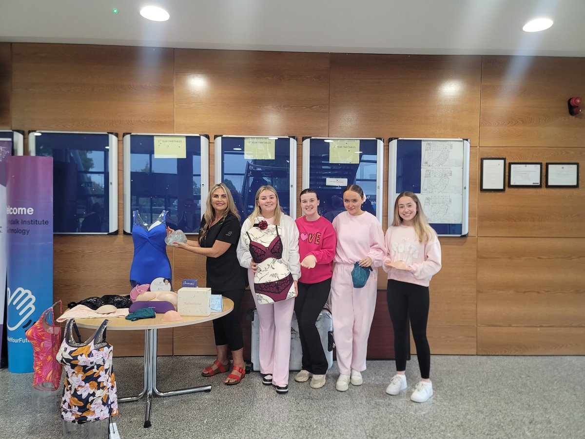 EverittReynolds's tweet photo. Fundraising for the Gary Kelly Cancer Support Centre organised by the 3rd year General nursing students @NursingDkit @MidwiferyD @DkIT_ie @DOC_DkIT @Manarola @madelinecolwell @BriegeKing https://t.co/xHMkWsxPeb