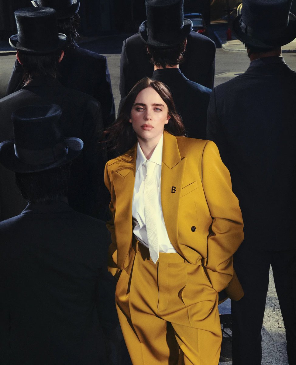 PopBase's tweet photo. Billie Eilish looks flawless for Vogue. https://t.co/Tu7zAkrLwA