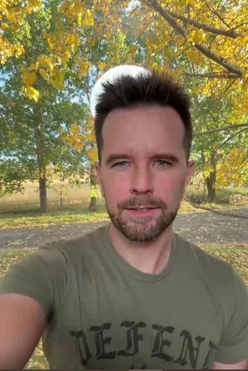CendonMabel's tweet photo. #TuesdayGraham Good day @GrahamWardle and fans.
It's beautiful to see the amount of things you're producing 😉...you don't even give us time to breathe 😂😂...I congratulate you 👏👏...you are an example and a guide for all your fans...that's why we love you so much ♥ #GodBless https://t.co/0xGnzw8ccY