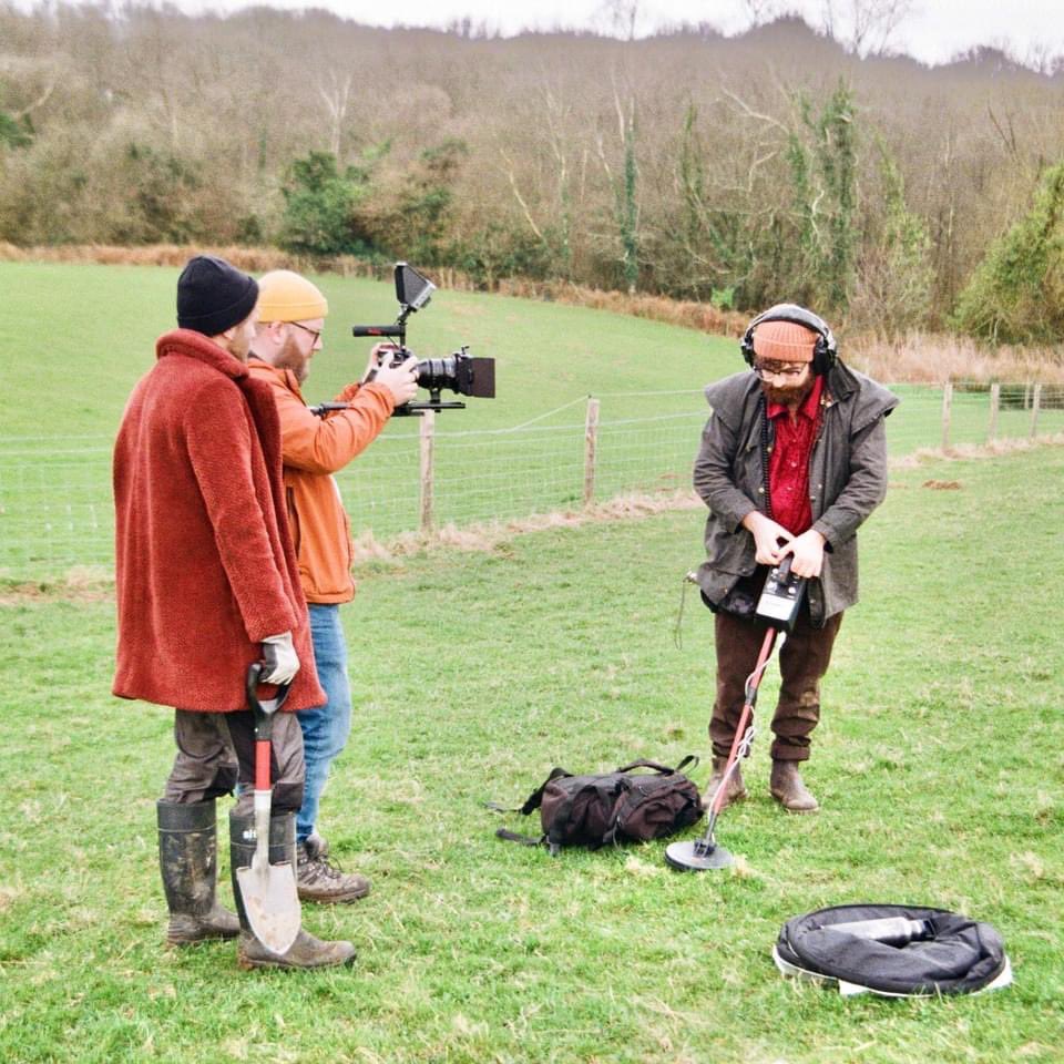 WinterGardensUK's tweet photo. The music video/short for ‘U/U’ is now available to watch now.
Head over to YouTube or follow that link in bio.
A poignant tale that explores the distinction between external validation and internal fulfilment.
Huge love &amp; admiration for Chris Welch &amp; @gnarlybuttonz - always 💜 https://t.co/RfAQLAReiP