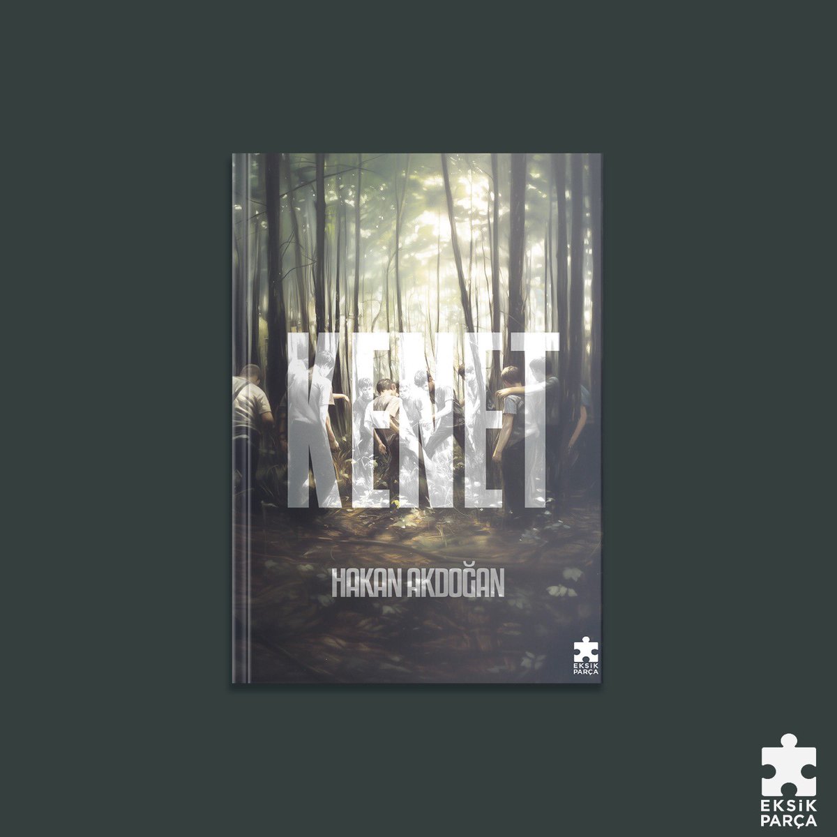 “Dışarı baktıkça hayal görüyorum. İçeri baktıkça uyanıyorum. Bakmak körlüğe dönüşüyor. Körlük ise görmenin kendisine. Bu içe dönük görme eylemi can yakıcı...”

📣 Hakan Akdoğan’nın yeni romanı “KENET” çok yakında okurlarıyla buluşuyor!

🔎 eksikparca.com