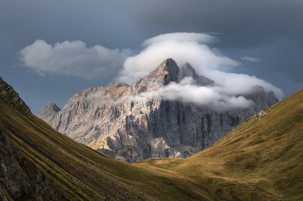 “Vertigine alpina. Un viaggio per immagini” in programma il #10ottobre a <a href="/OlvBelluno/">Oltre le Vette</a>.
Per maggiori informazioni: dolomitiunesco.info/attivita/verti…
La foto è di Stefania Tais #dolomiti #patrimoniomondiale #unesco