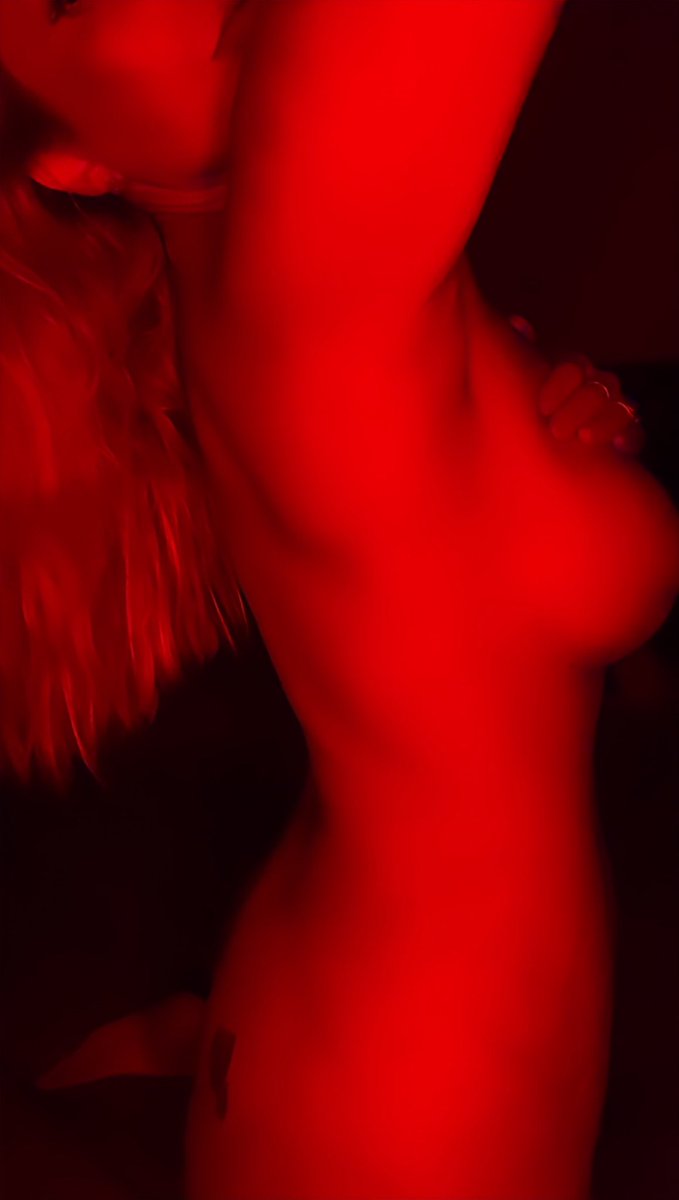 ToetallyKelly's tweet photo. It’s giving demon time vibes 😈. Let’s get sinful. https://t.co/Sycs1nvpO9
