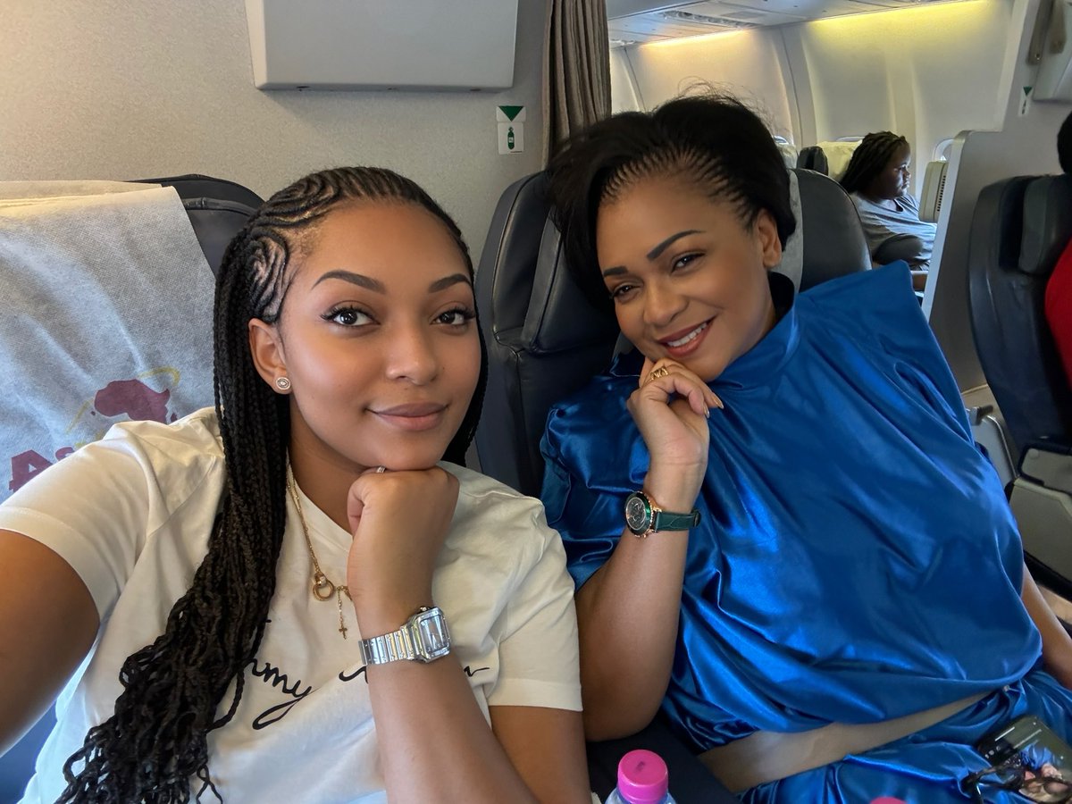 ckiatazitambo's tweet photo. #CORANSUMMITNIGERIA24 en route pour Lagos au Nigeria, ma délégation et moi allons participer à une conférence sur le raffinage du pétrole! 🇨🇩 🇳🇬 https://t.co/LpKlHDZgw6